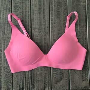NWOT Victoria’s Secret T-Shirt Bra